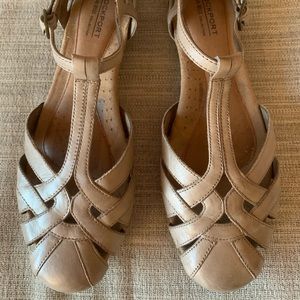 Rockport Cobb Hill T-Strap Leather Flats - 8.5